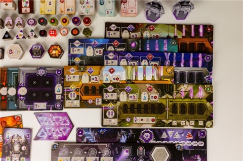 Anachrony: Szczeliny czasu